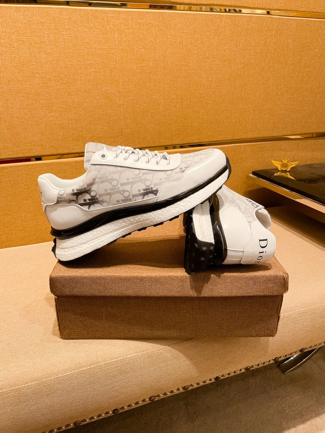 Men's shoes💰 460💰👍【Dior】🔥🔝High-end brand of men's shoes Official website 1:1 latest masterpiece: The upper is made of Italian imported first-layer cowhide🔥Official website original special technical cloth fabric matching🔥Original comfortable and breathable lining➕Original designated anti-slip outsole🔥Make walking more convenient and comfortable! An exclusive new model, a stunning work, a beautiful 1:1 replica [color] compared to the official quality! Create a fashionable personality to set off your uniqueness! A must-have for trendy men! 🔥, sizes: 38-44. color:.     2⃣️colors available🔥
